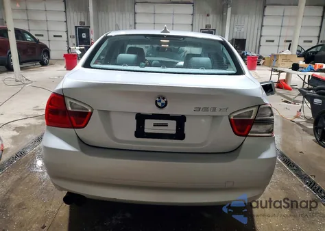 2008 BMW 328 Xi z USA, uszkodzony, nr VIN WBAVC93518K036348